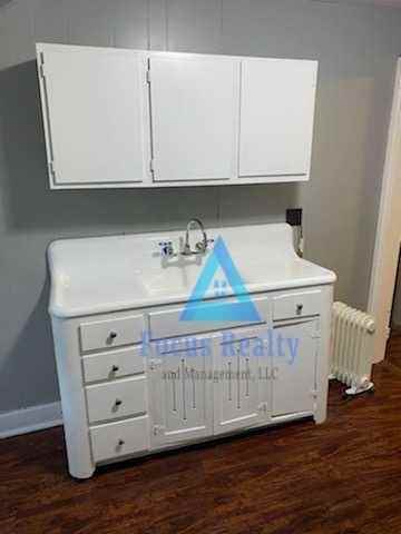 140 1/2 East 6th Avenue - Photo 2 of 9