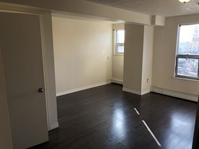 570 King Street West - Photo 5 of 14