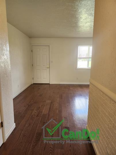 Carol Court Apartments - Photo 3 of 37