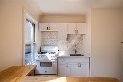 277 Grand Street - Photo 3 of 10