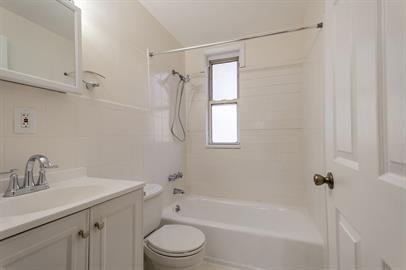 277 Grand Street - Photo 5 of 10