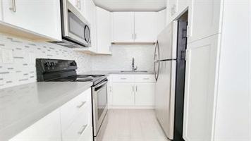 featured image of 930 N 14th Ct