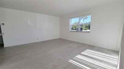 930 North 14th Court - Photo 2 of 9