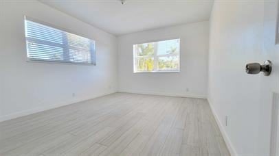 930 North 14th Court - Photo 4 of 9