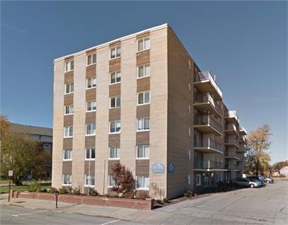 Mark Twain Apartments - Photo 2 of 17