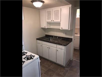 114 South - Photo 4 of 24