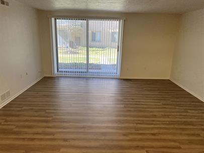 Randall House Apartments - Photo 3 of 7