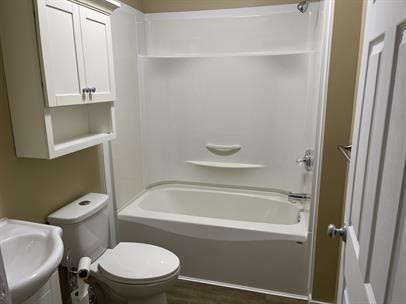 1539 Gladstone Avenue - Photo 5 of 14