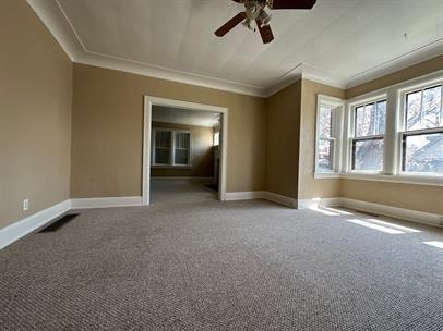 1395 Victoria Avenue - Photo 4 of 8