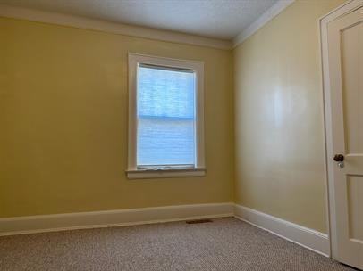 1395 Victoria Avenue - Photo 6 of 8