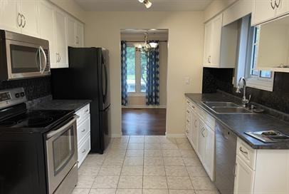 9515 Kerby Road - Photo 2 of 11