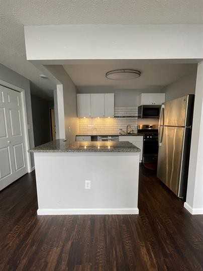 512 Church Street - Photo 5 of 44