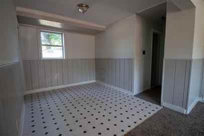 1510 Southeast Riverside Drive - Photo 5 of 50