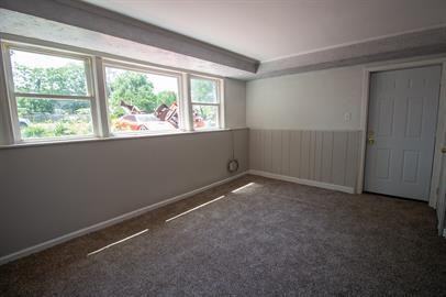 1510 Southeast Riverside Drive - Photo 6 of 50
