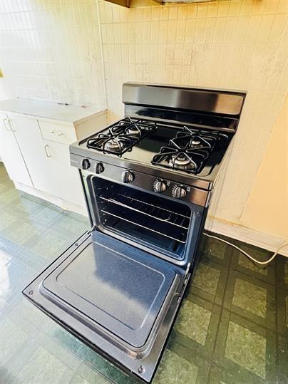 1051 Washington Street - Photo 5 of 9