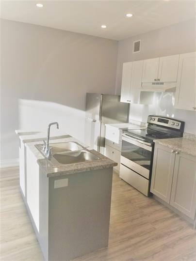 87 Stirling Avenue - Photo 2 of 20