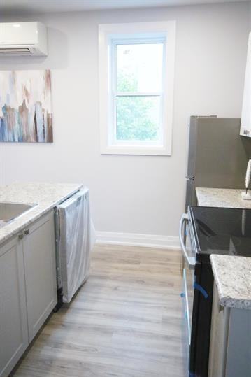 87 Stirling Avenue - Photo 3 of 20