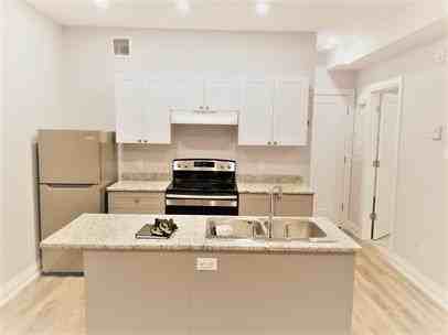 87 Stirling Avenue - Photo 4 of 20