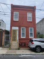 featured image of 2055 E Lippincott St