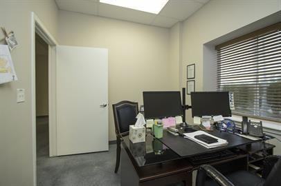 381 Columbia Memorial Parkway - Photo 4 of 10