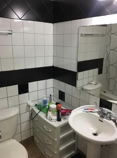 84 King Edward Avenue - Photo 5 of 6