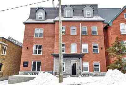 84 Russell Avenue - Photo 2 of 14