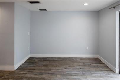 Atlantic Townhomes - Photo 4 of 8