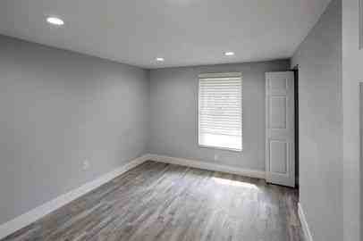 Atlantic Townhomes - Photo 6 of 8