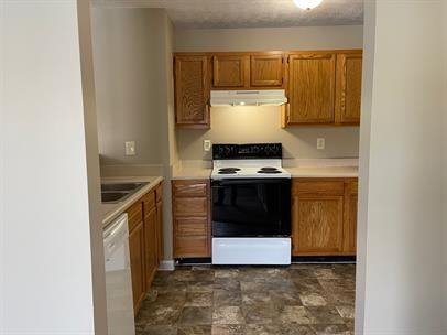 730 Sharon Drive - Photo 5 of 10