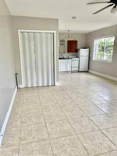 604 Southwest 2nd Avenue - Photo 2 of 9