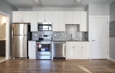 200 West 10th Street - Photo 5 of 22