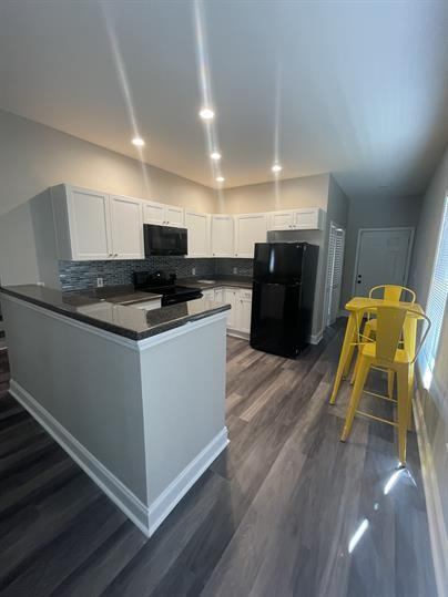 898 Drummond Street Southwest - Photo 4 of 18