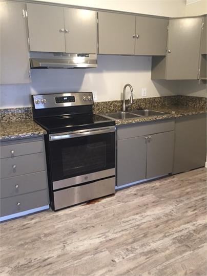 228 Stewart Street Apts - Photo 6 of 11