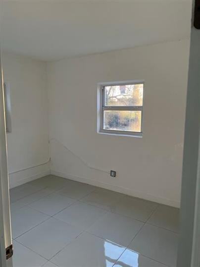 1107 Southwest 2nd Street - Photo 2 of 4