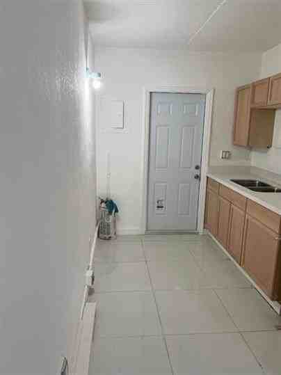 1107 Southwest 2nd Street - Photo 4 of 4