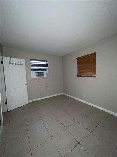 2243 Farragut Street - Photo 2 of 7