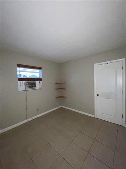 2243 Farragut Street - Photo 6 of 7