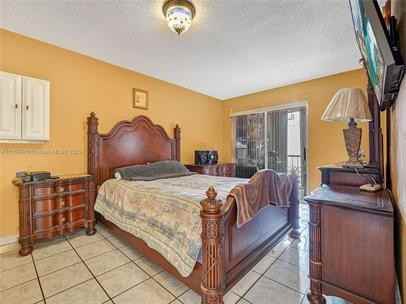 1255 West 53rd Street - Photo 3 of 6