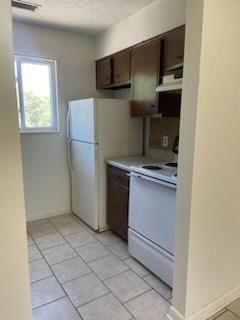 1920 W Towanda - Photo 3 of 14