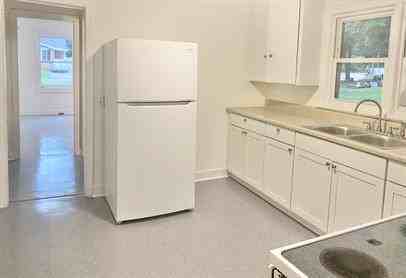 406 Birch Street - Photo 5 of 12