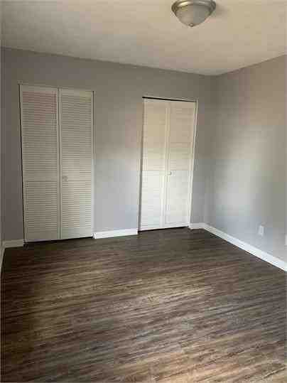 110 West Avenue North - Photo 6 of 12