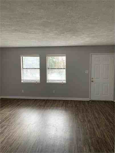 110 West Avenue North - Photo 7 of 12