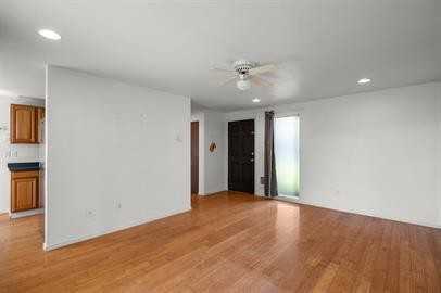 807 East Park Avenue - Photo 2 of 8