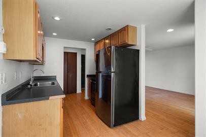 807 East Park Avenue - Photo 4 of 8