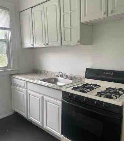 9917 Woodside Street - Photo 2 of 7
