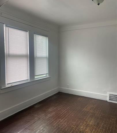 9917 Woodside Street - Photo 3 of 7