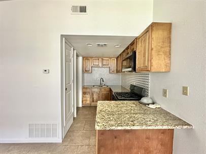 3200 Sage Street - Photo 3 of 11