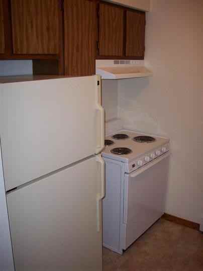 BELOIT BRITTANY APARTMENTS LLC - Photo 2 of 11