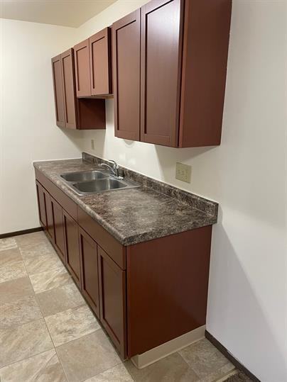 COLONY COURT APARTMENTS LLC - Photo 7 of 24