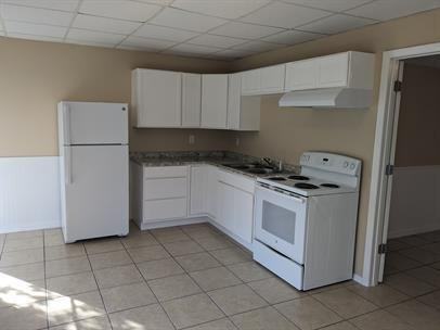 Commerce Building - Photo 2 of 9